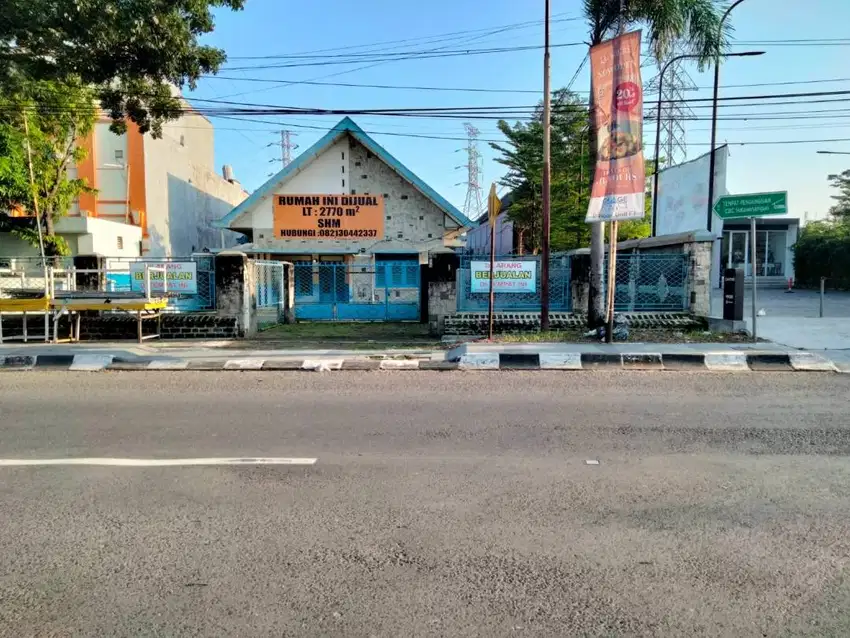 DIJUAL RUMAH SANGAT LUAS COCOK UTK BERBAGAI JNS USAHA, DI JL TUPAREV