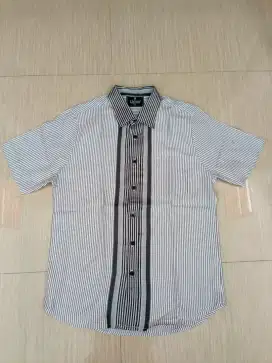 Dijual Kemeja Casual Cowok Bekas Like New