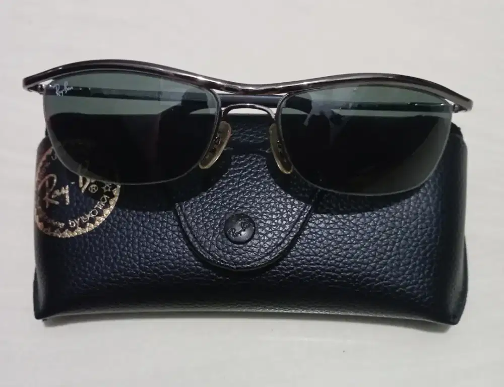 Kacamata Hitam merk Ray Ban RB 3154 Flight 004