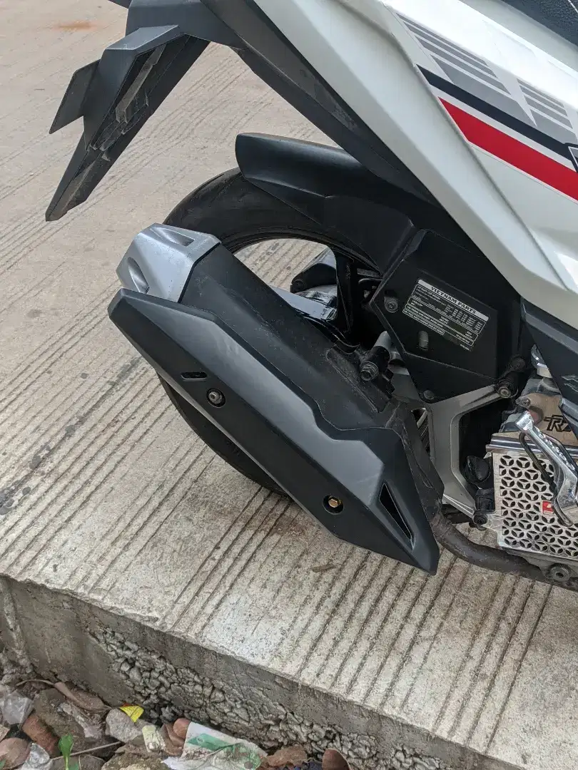 Knalpot Vario new satu set arm nya tuker tambah sama Vario lama aja