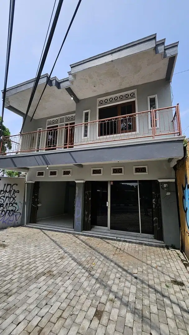 Dijual Ruko (rumah dan toko )(pinggir jalan solo)