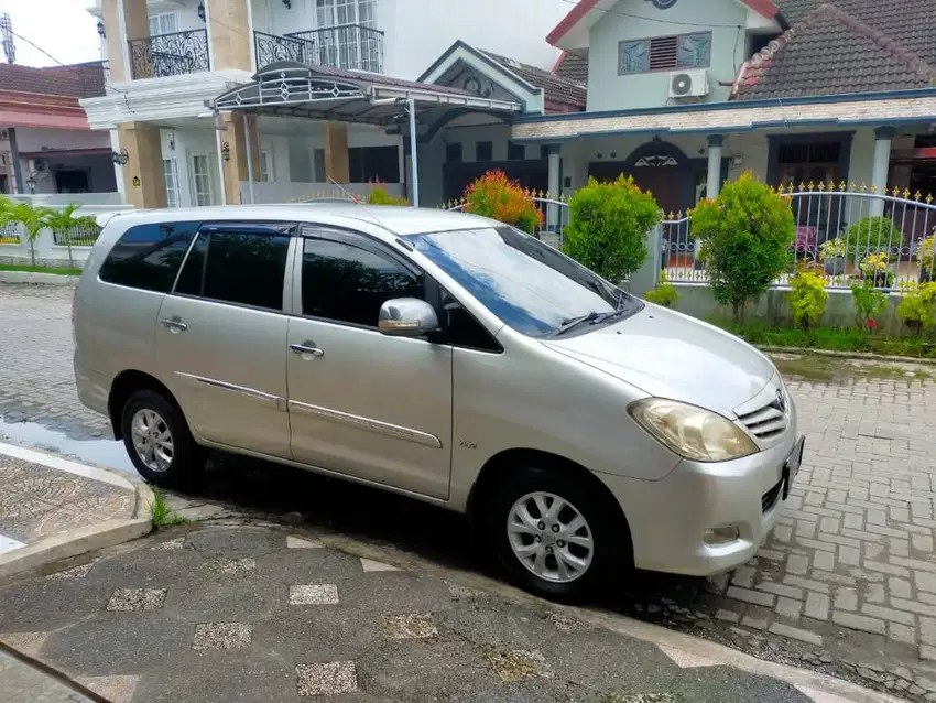 Jual kijang innova, bensin, tipe E, 2011 tahun 2011