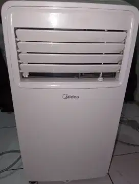 Ac portable Midea model MPHA-05CRN7  1/2 pk