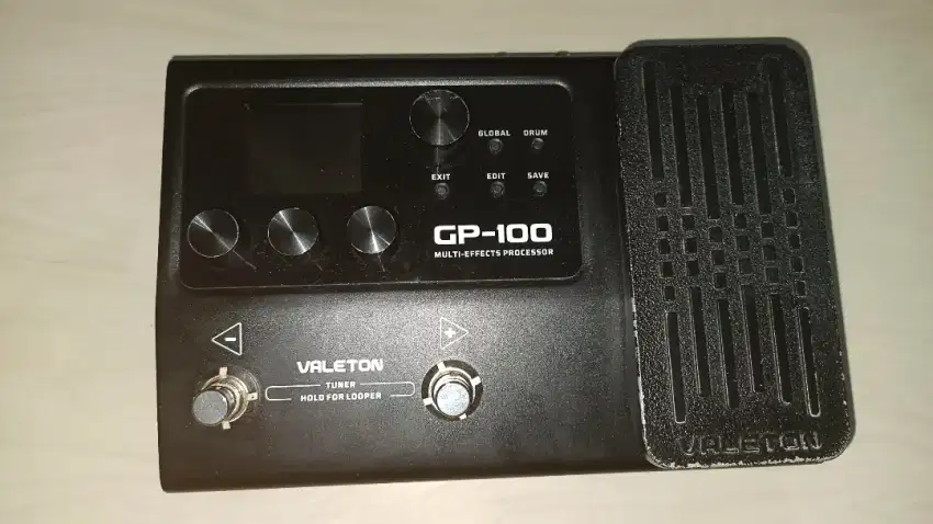 Efek gitar Valeton GP 100