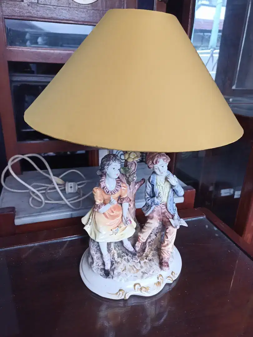Lampu meja eropa