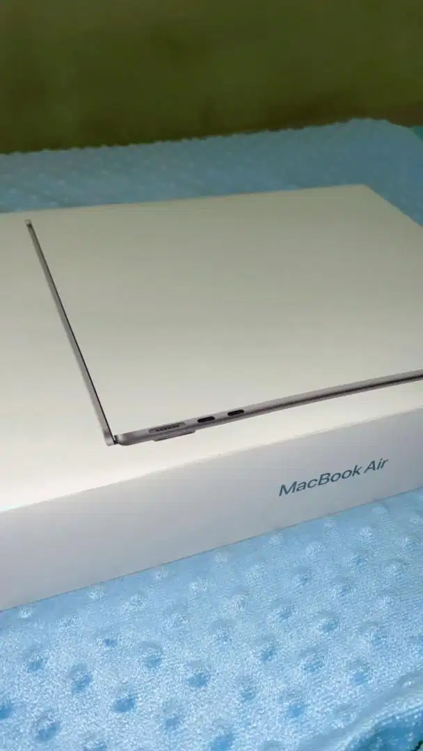 Jual macboock air 2024 M3 cpu 8 core, Gpu 10 core