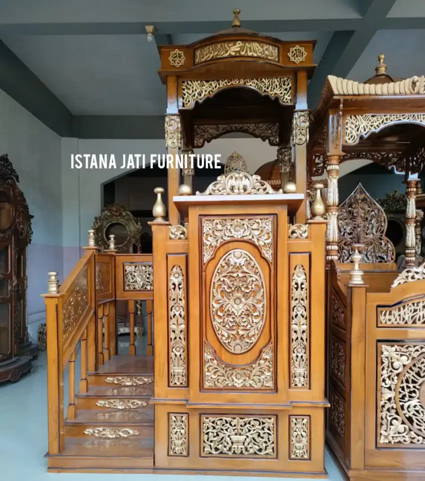Mimbar masjid khutbhah ukir tangga