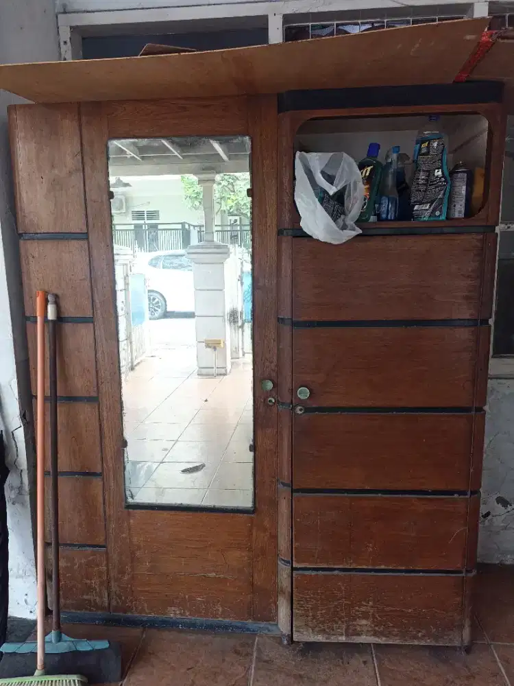 Lemari Kayu Jati Besar