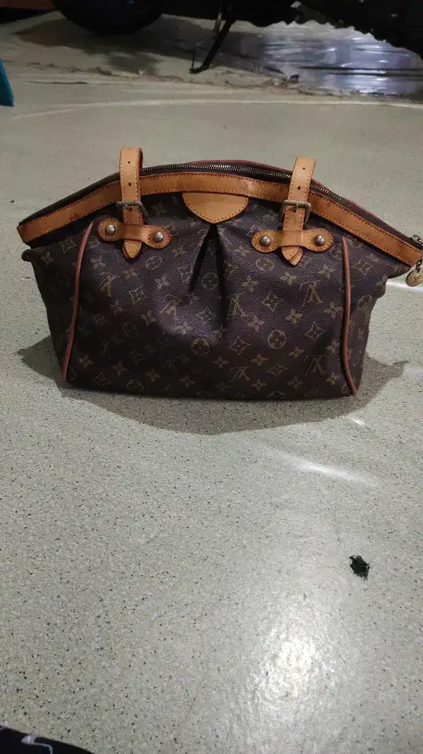 LV second branded