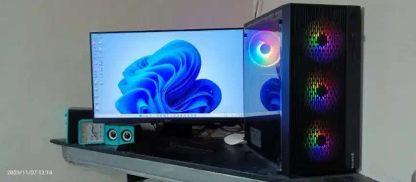 Komputer Kesayangan PC Gaming dan Editor RX-6600 RAM-32GB SSD SAMSUNG