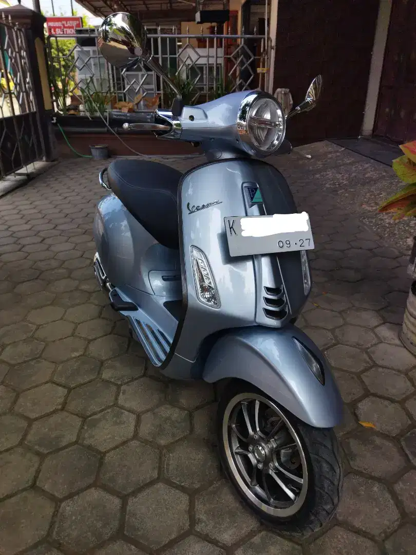 Vespa primavera S abs km 6rb like new