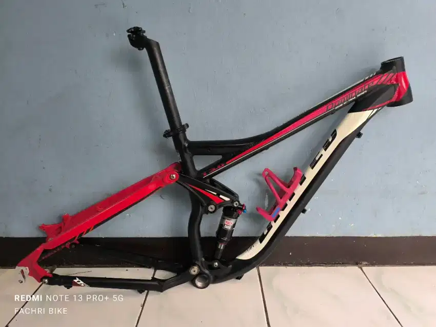 Frame United Dominate TR3 Ring 27.5 size M