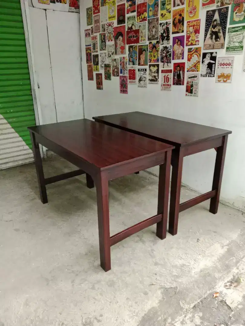 Meja makan tinggi serbaguna