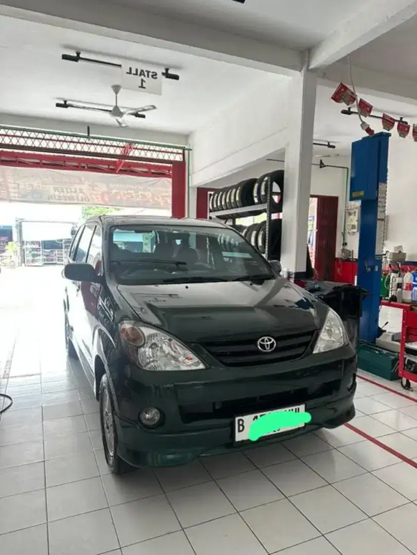 Toyota avanza type s 1.3 A/T kondisi ori