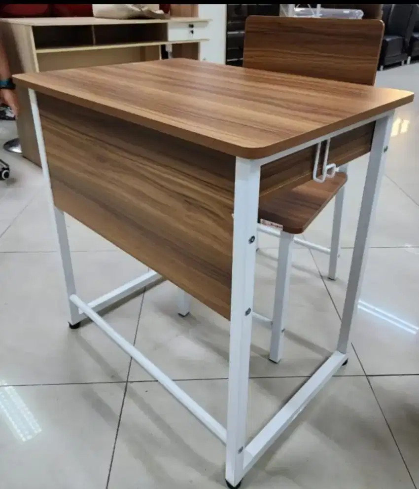 Meja Kursi Kantor Atau Siswa