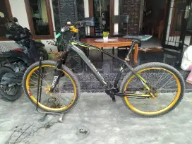 Sepeda gunung Thrill vanquish 3.0 full upgrade