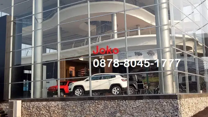 Gedung Showroom Megah Area Premium Jl Boulevard Raya, Bintaro Jaya