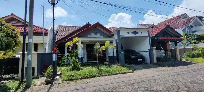 Dijual rumah lokasi PBI araya malang