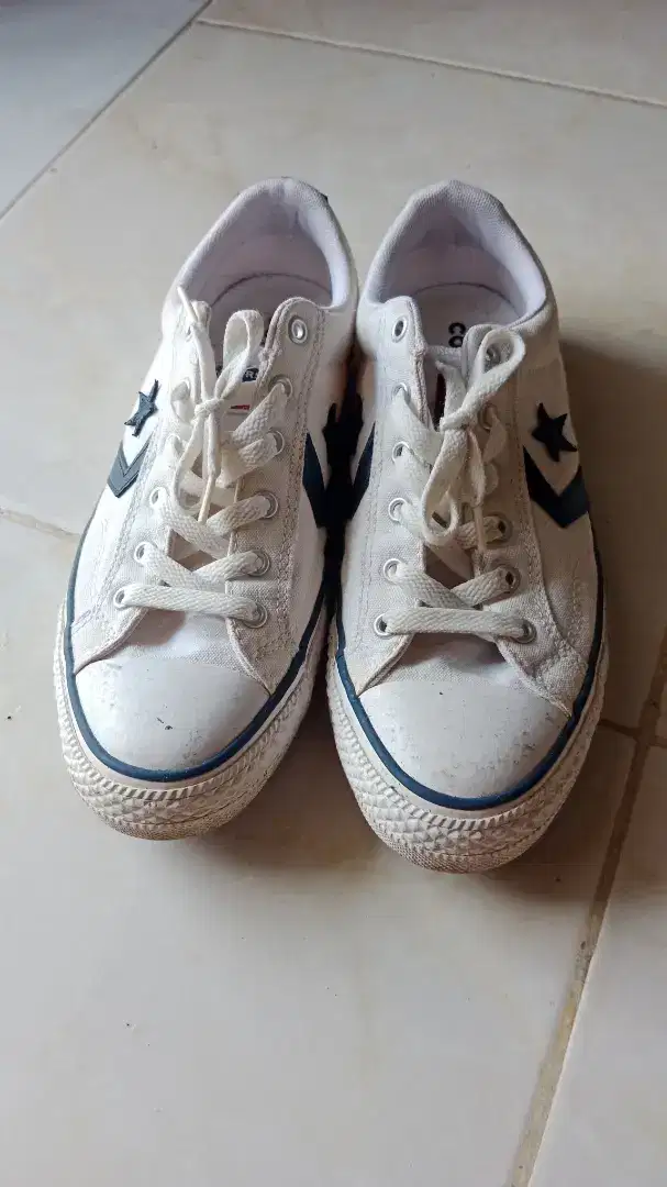 Converse star putih