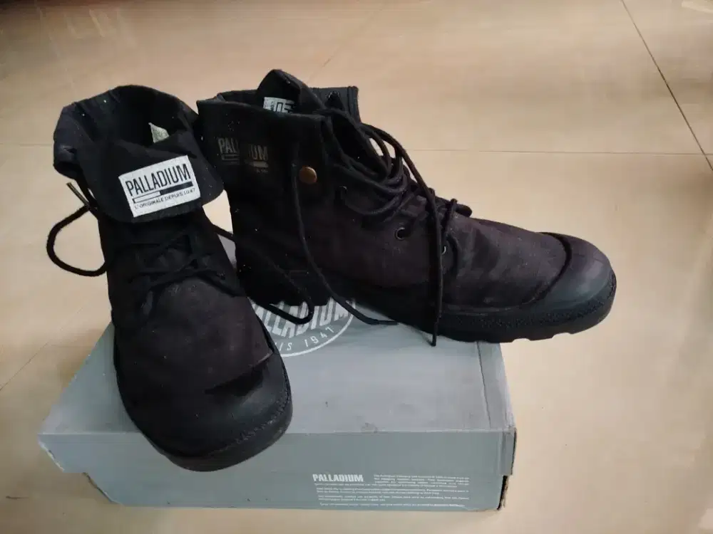 Sepatu Palladium