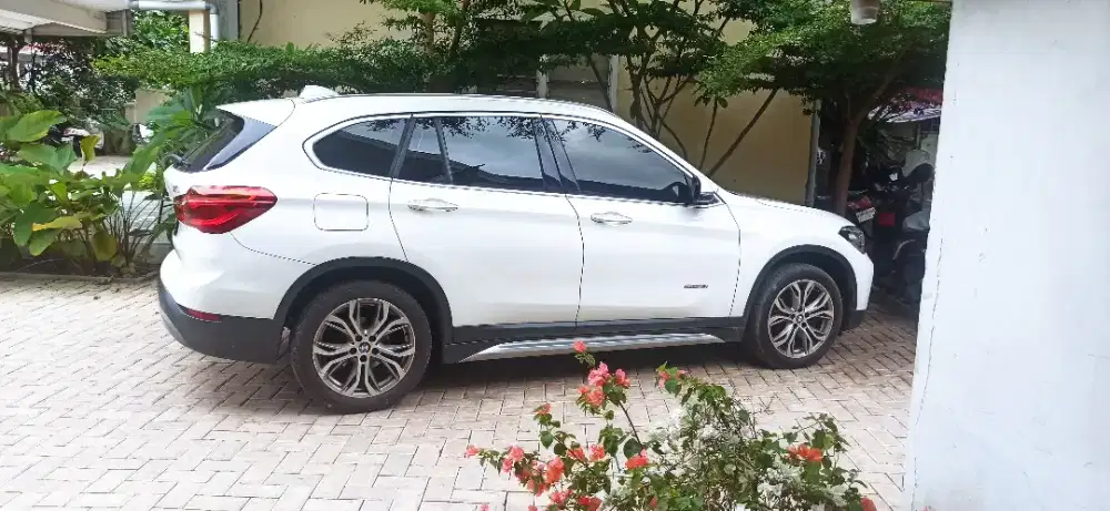 Poles body mobil dan salon panggilan