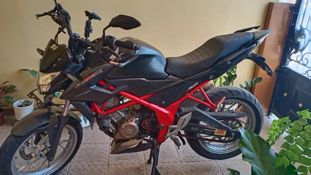 Dijual cepat cb150r 2016