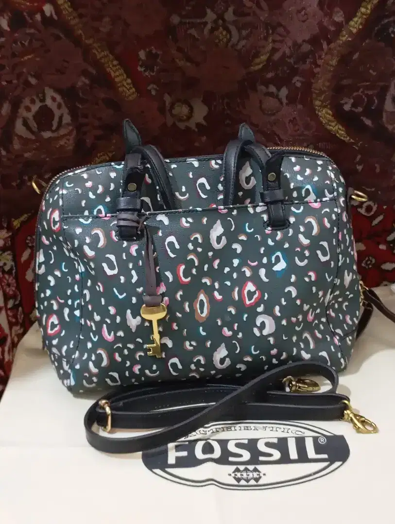 Fossil Authentic