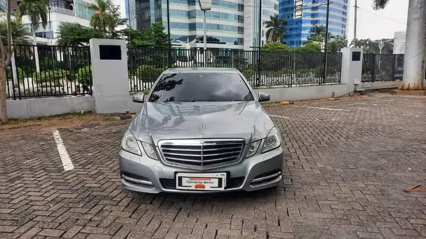 MERCEDES BENZ E250 AVANTGARDE 1.8 CGI AT TAHUN 2011