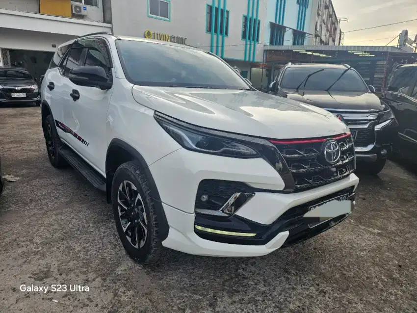 Fortuner VRZ TRD 2.4 AT 2021 putih istimewa dp 45 jt