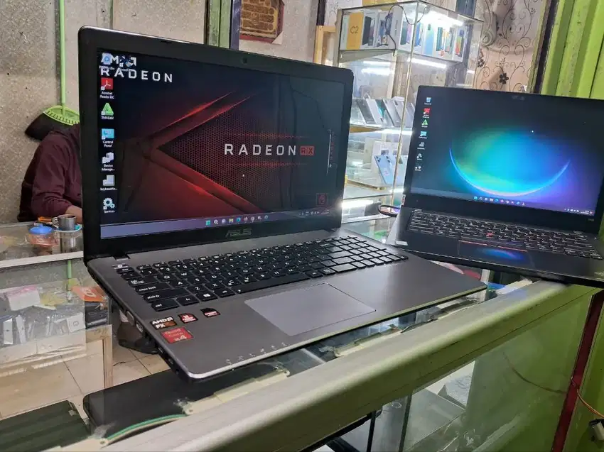 LaptopASUS 15in AMD FX 2.7GHz R7 12 Cpus 8GB SSD +HDD DualVGA W11 ORI