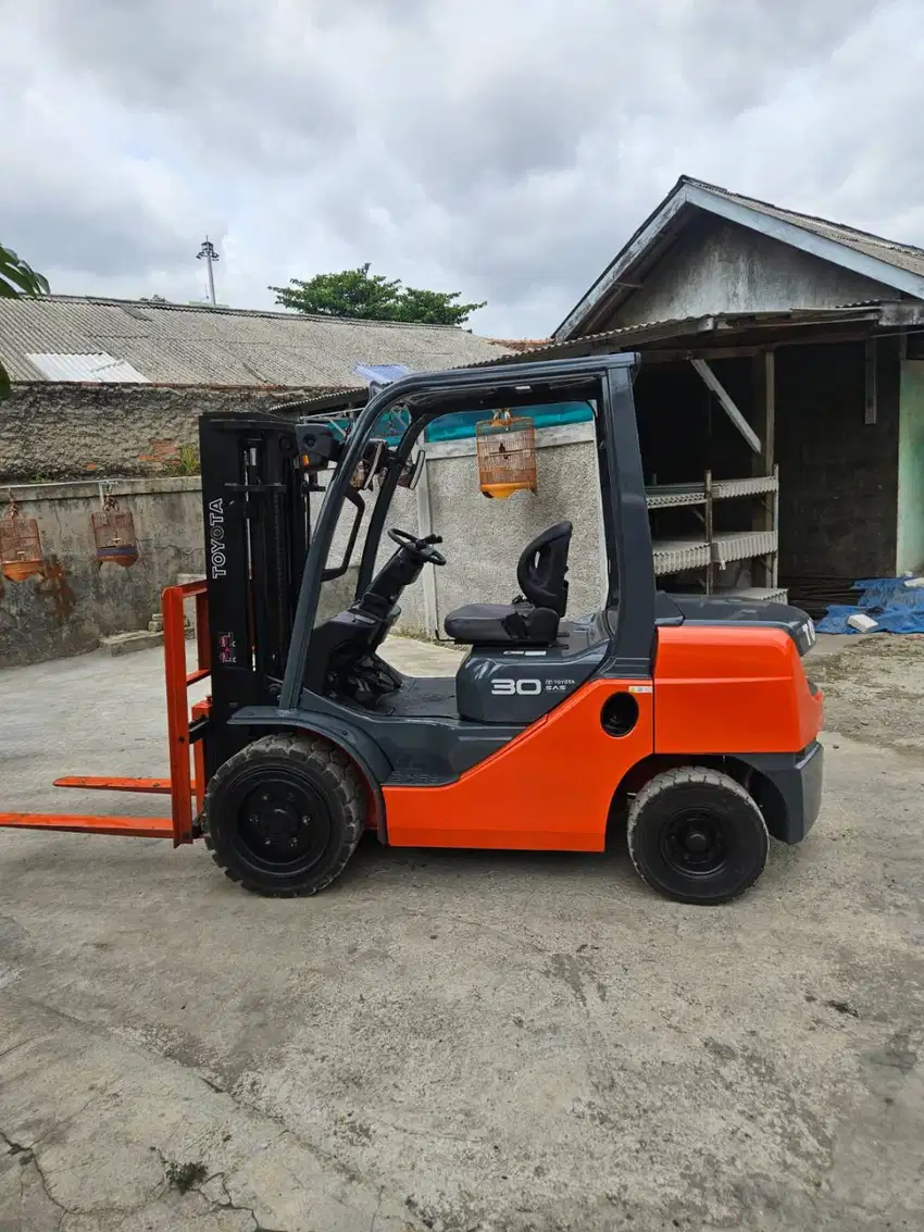 Forklift Toyota 3 Ton,Matic,3 Meter,1DZ-II,Low HM,8FD30,Tahun 2021