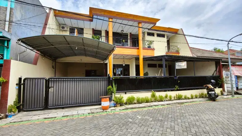 Kost Aktif Ngomset di Siwalankerto, SBY Selatan