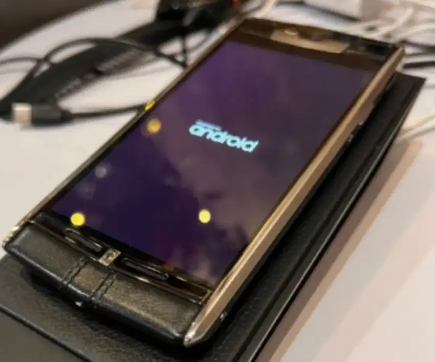 Vertu signature touch