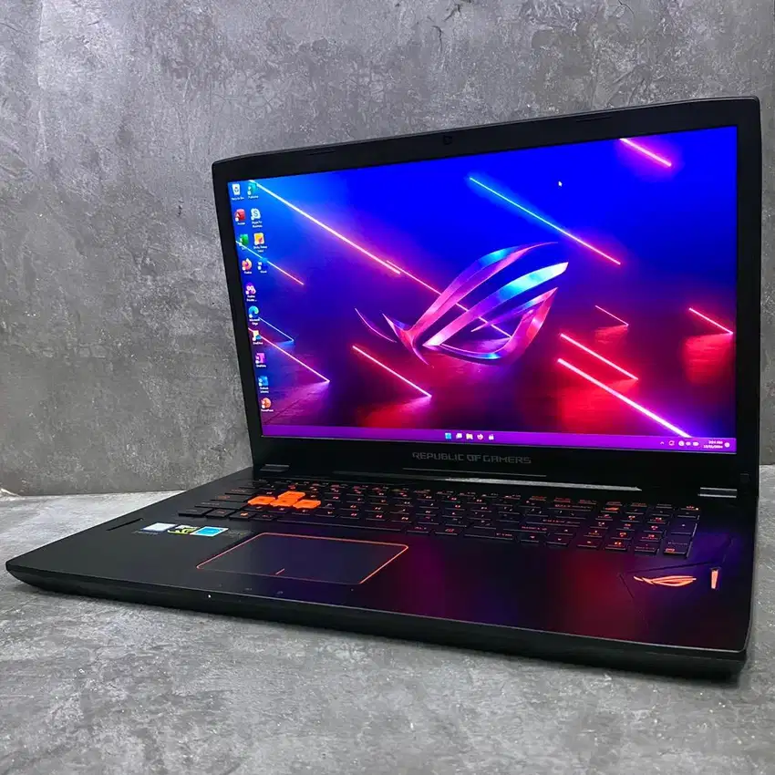 ASUS ROG STRIX 17 Intel i7 7700HQ Nvidia GTX 1060 RAM 16 GB SSD 256 GB