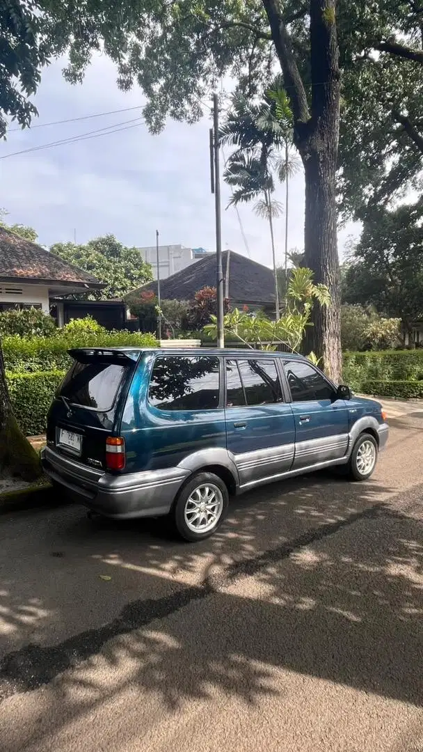 Toyota Kijang Krista 1999