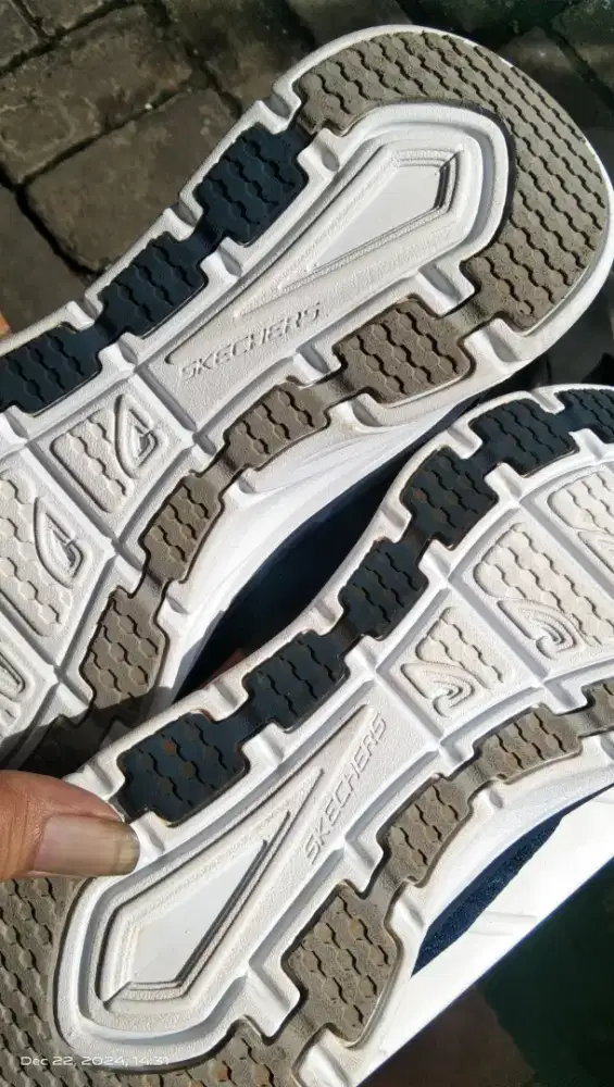 Sepatu Sketcher Original