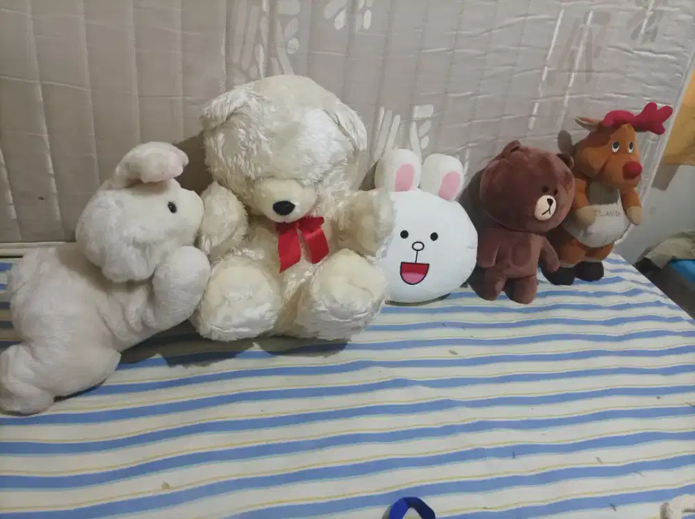 Kumpulan Boneka besar ada line jg