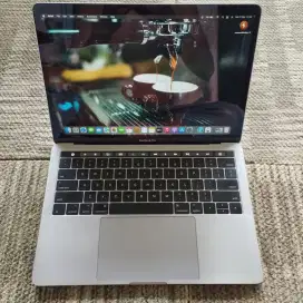 MacBook Pro 2017 13 inchi Touchbar