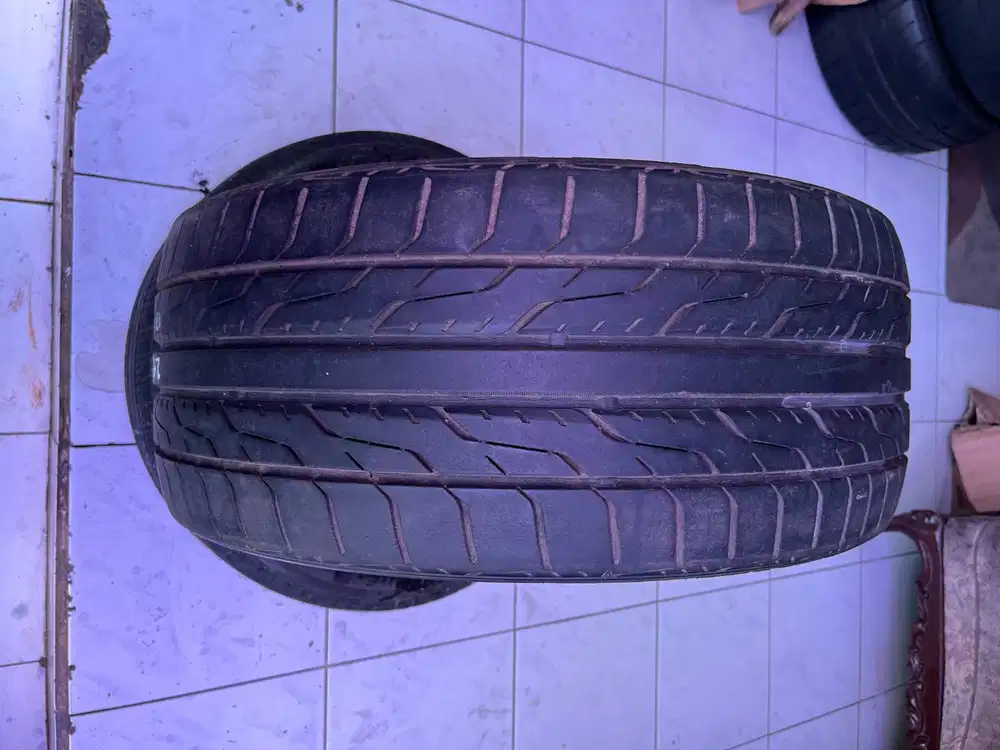 Ban Toyo DRB 245 35 r19 1pcs