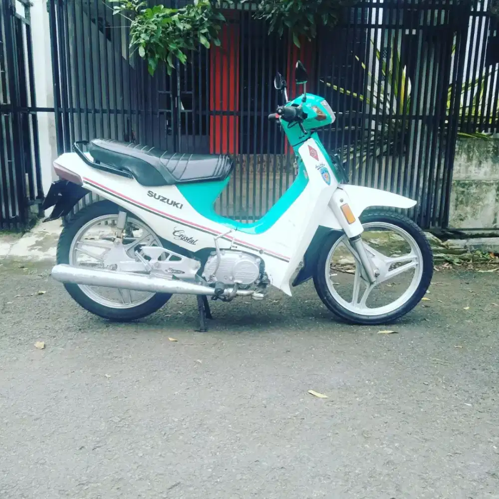 Suzuki cristal tahun 1990