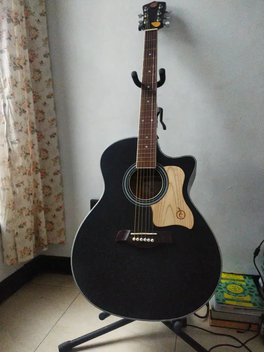 GITAR AKUSTIK ELEKTRIK MANDALIKA DE TICCO SERIES DTS-01TY-BK EQ7545R