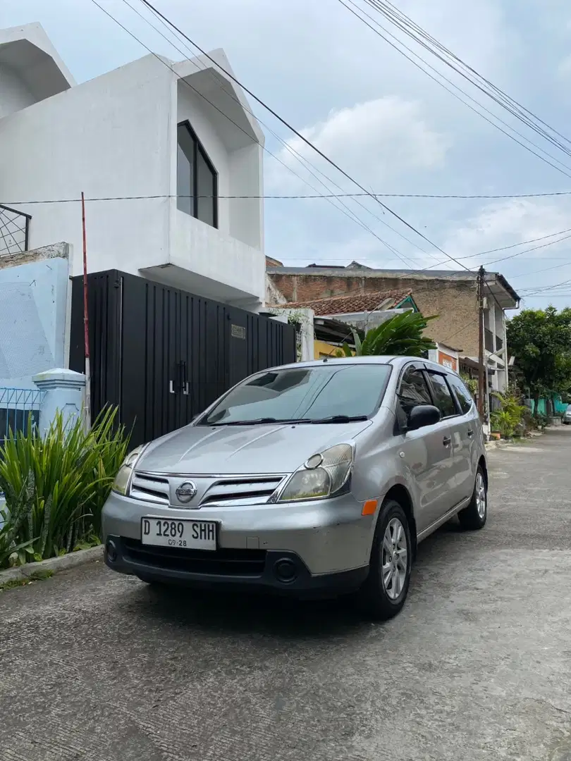 Nissan Livina 2011 Bensin