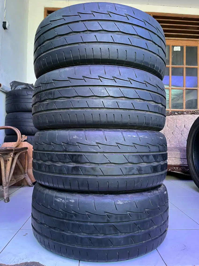 Ban Bridgestone Potenza Adrenalin RE003 235 50 r18 4pcs
