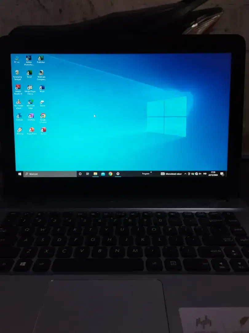 Laptop Acer X411M