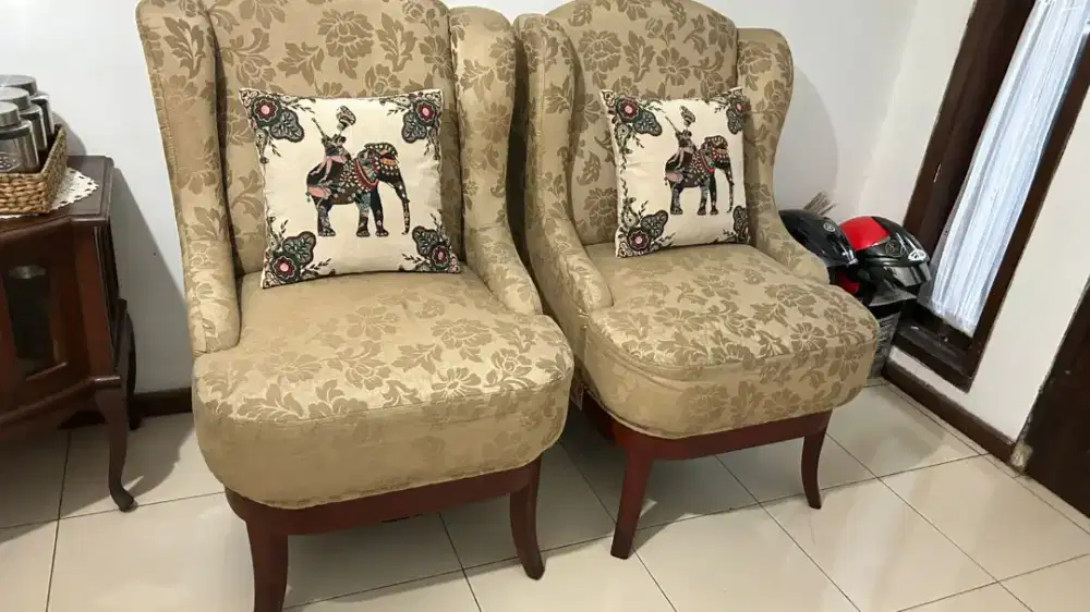 Sofa ruang tamu