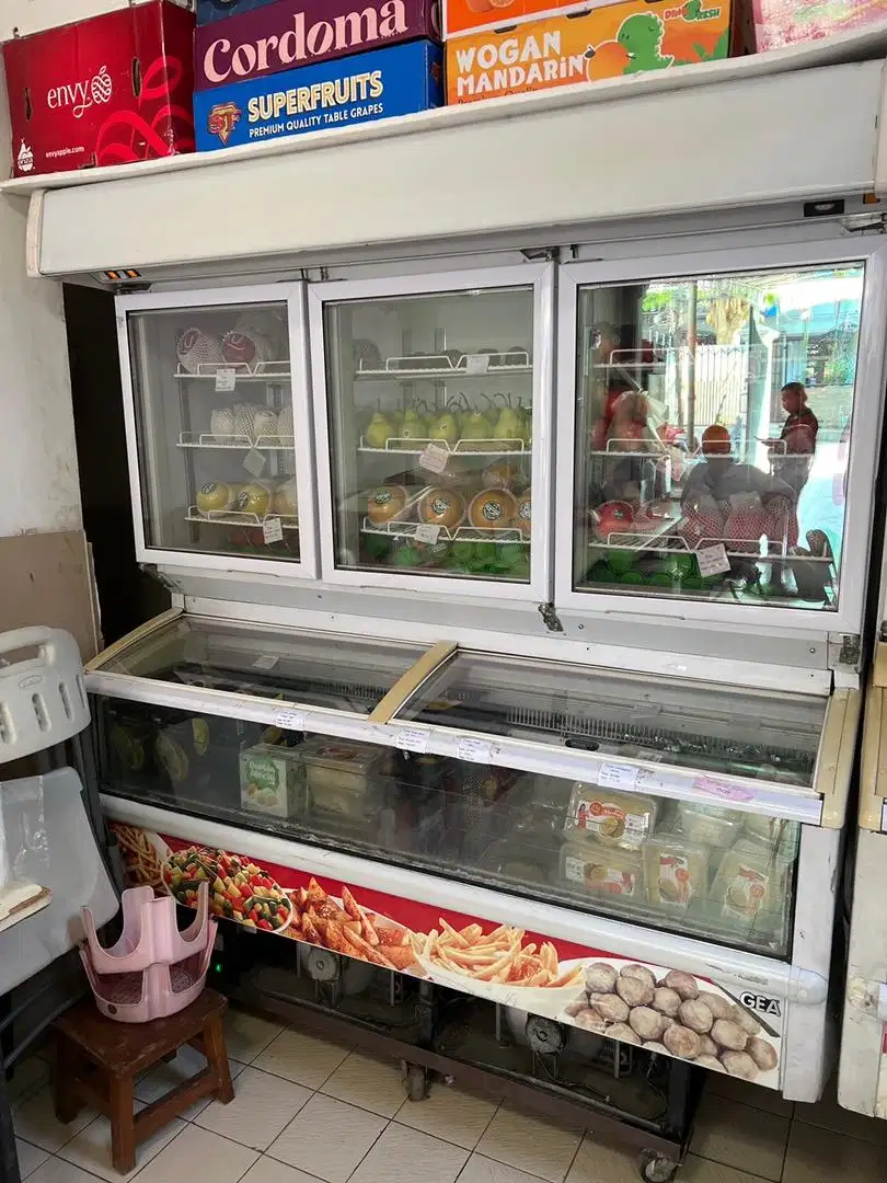 Jual Showcase + Freezer Bekas