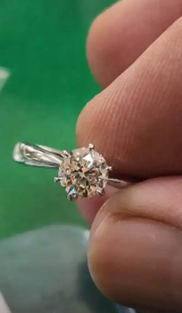 Diamond Eropa  Ring White Gold