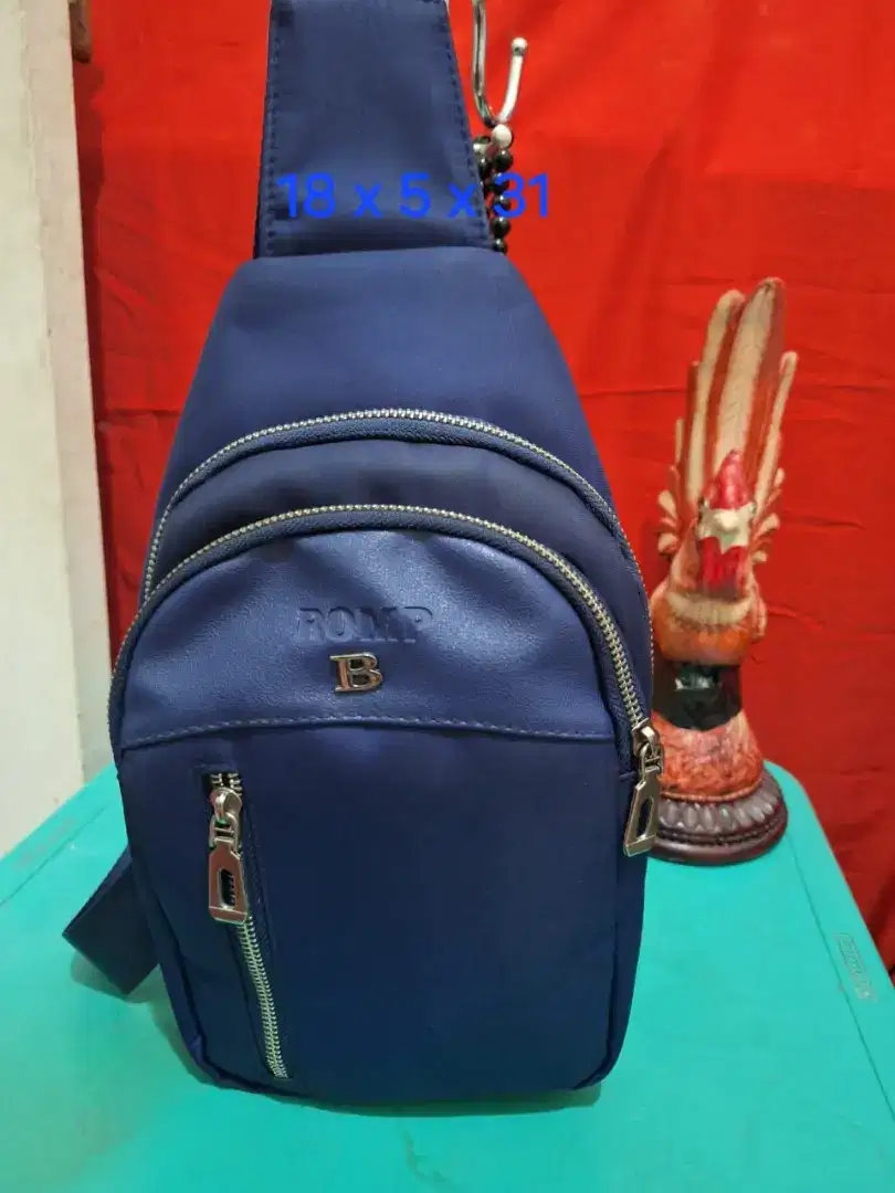 Tas selempang branded
Romp bally uk 18 x 5 x31
Limited edition
Warna b