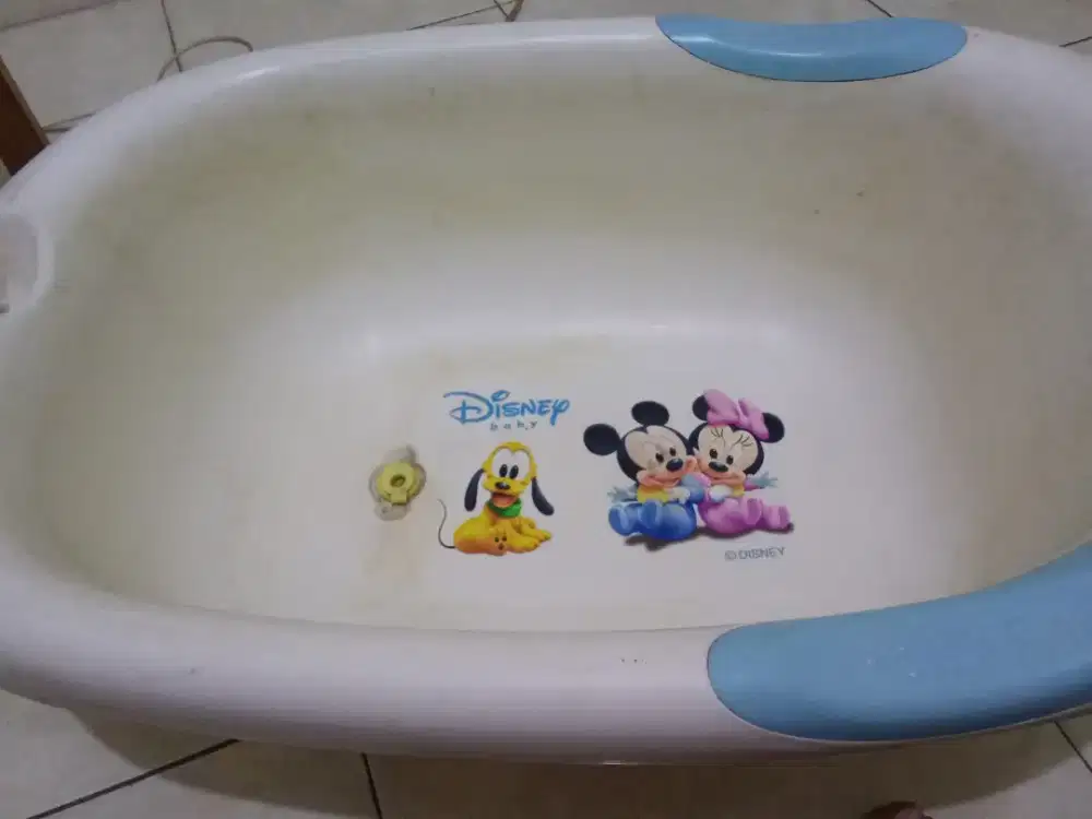 Bak mandi bayi disney