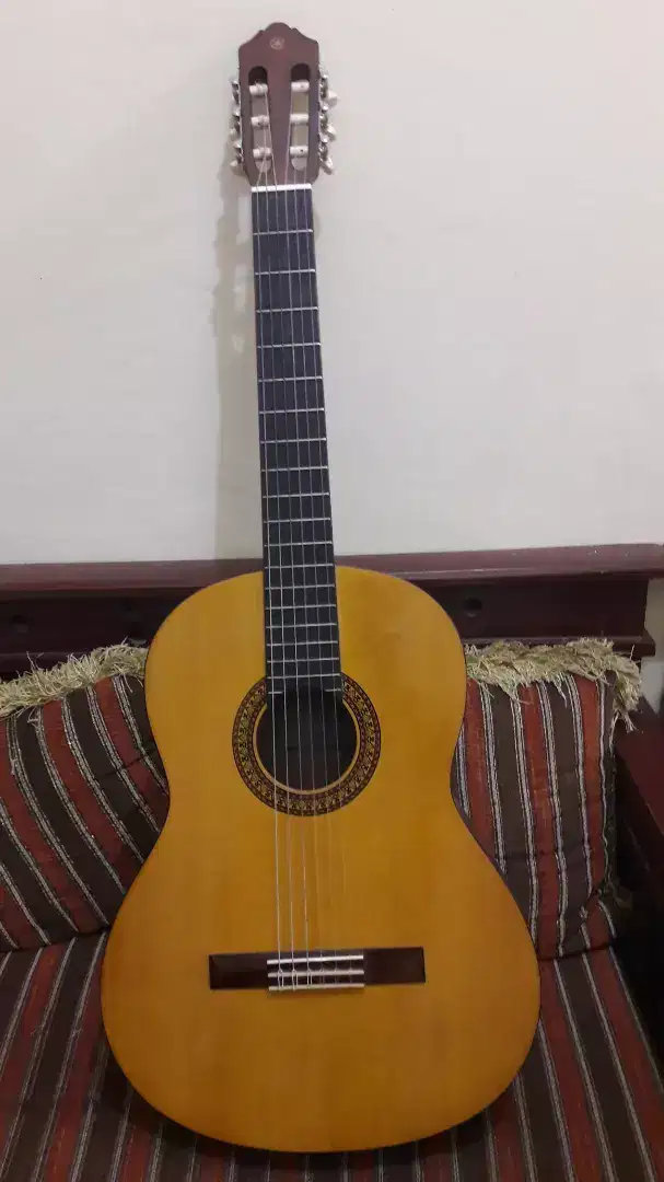 Gitar Yamaha tipe C 315